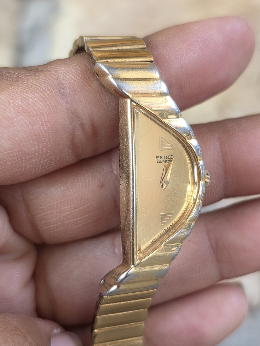 Vintage Seiko Rivoli Gold Half Moon Asymmetrical Dress Watch 1F20-5D59 - Picture 2 of 14